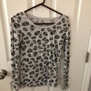 White skull long sleeve shirt